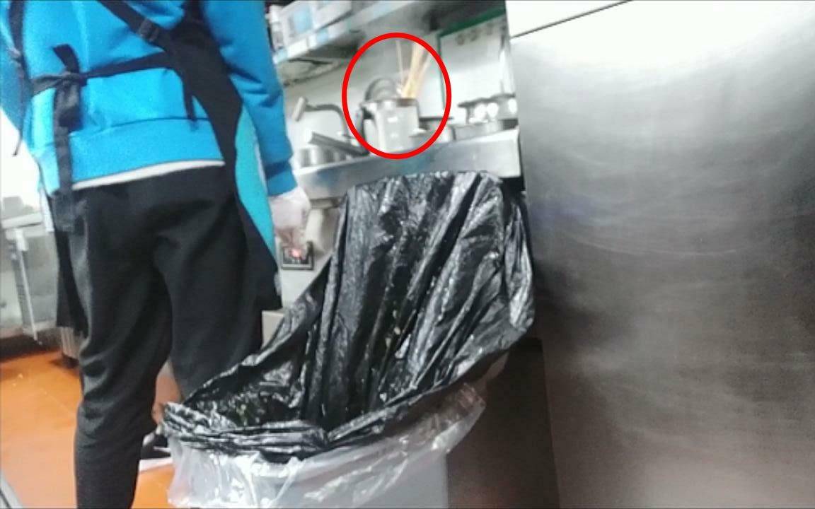 中英文翻译神器苹果版:半天妖烤鱼回应食材问题：深表歉意，将在全国门店开展自查自纠