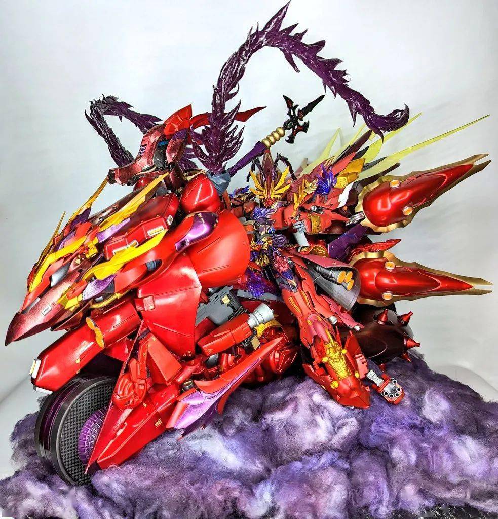 苹果探索版透明壁纸:真实比例吕布新安洲，开着它的大号赤兔……