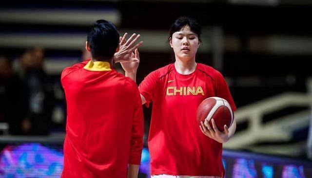 成版人小说苹果:仅得2分！女版奥尼尔成中国女篮短板她比周琦还让人失望