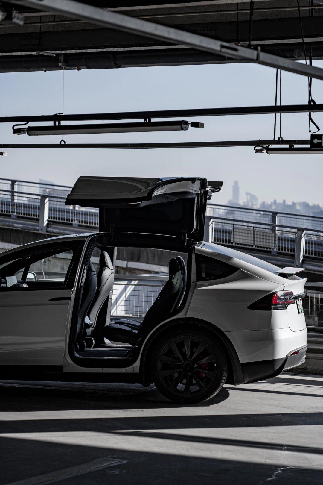 特斯拉版苹果x(特斯拉iphone)-第1张图片-QuickQ官网