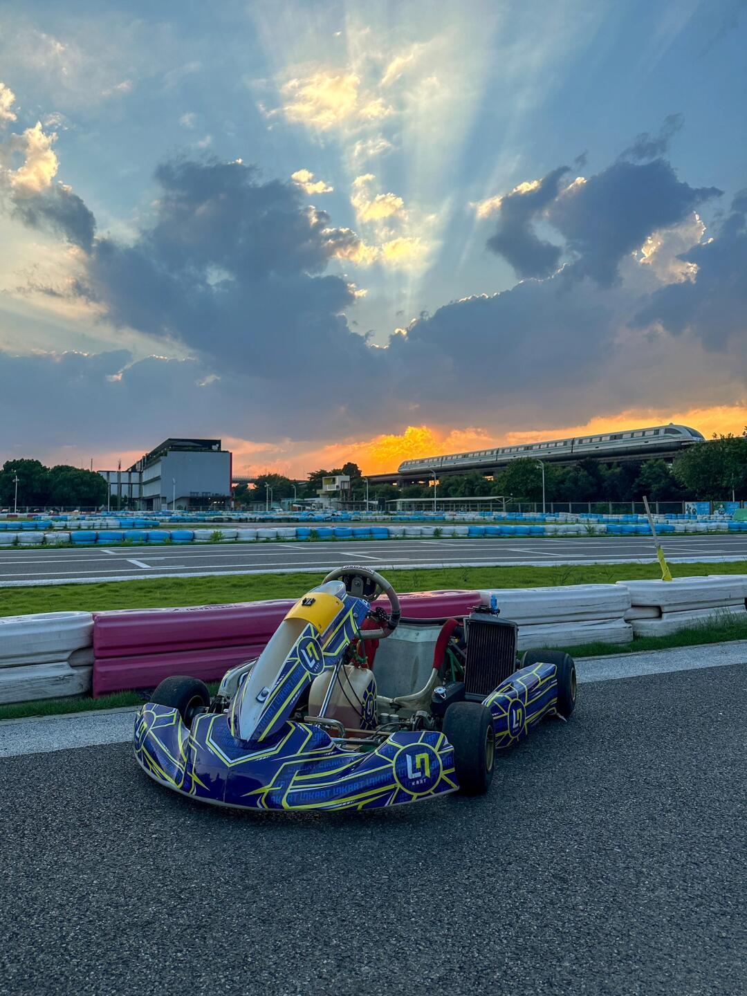 跑跑卡丁车手机版连喷(手机跑跑卡丁车连喷怎么操作)